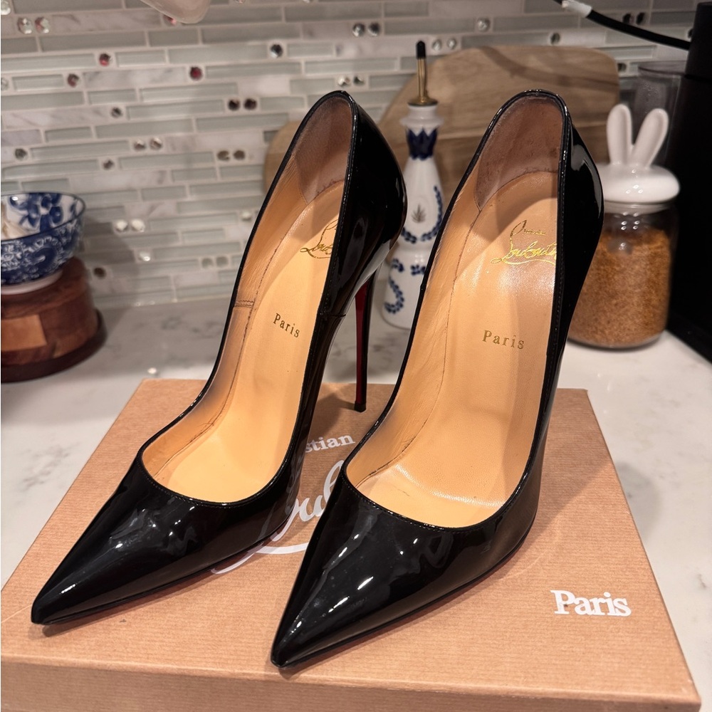 Christian Louboutin So Kate Heels